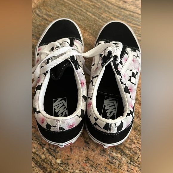 Brand new Vans shoes - Picture 4 of 4